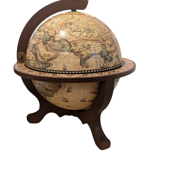 Vintage Style Wooden Tabletop Globe/Map bar with a lift-top design - Picture 5 of 16